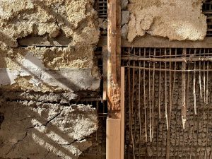 町家改修時の壁面の様子