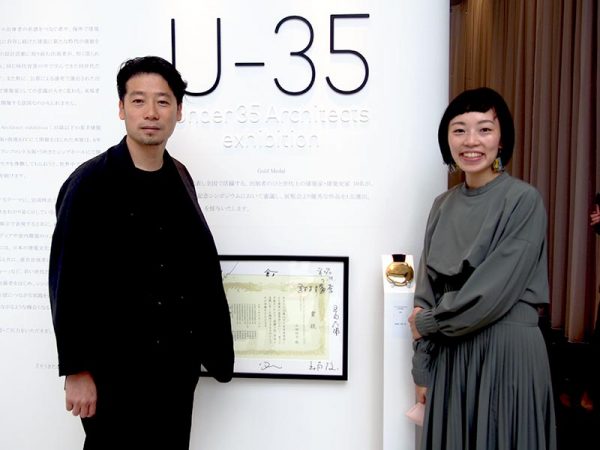 ゲスト建築家で今回の審査委員長の谷尻誠氏（左）とGold Medal授賞の山田紗子氏（右）