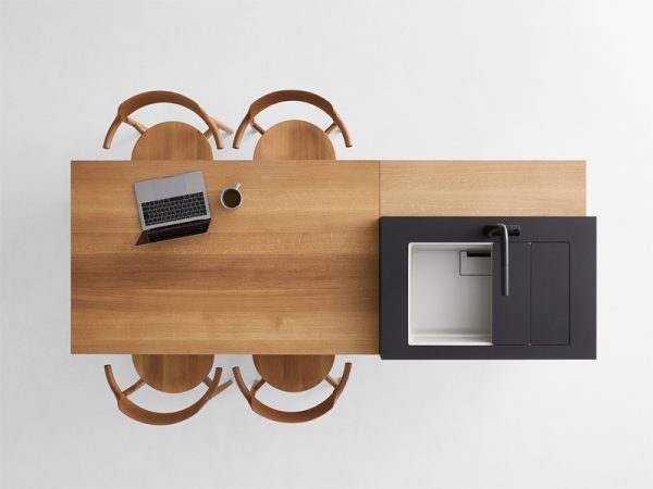 キッチンの要素を極力シンプルにしダイニングテーブルと融合。新しいLDKの在り方や暮らしを提案するキッチンテーブル[HIROMA]