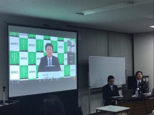 リモートで基調講演を行う大西一史熊本市長