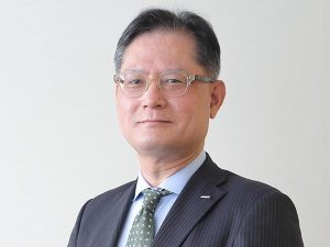 <b>矢部智仁</b>：合同会社RRP（RRP LLC）代表社員。東洋大学 大学院 公民連携専攻 客員教授。クラフトバンク総研フェロー。リクルート住宅総研 所長、建設・不動産業向け経営コンサルタント企業 役員を経て現職。地域密着型の建設業・不動産業の活性化、業界と行政・地域をPPP的取り組みで結び付け地域活性化に貢献するパートナーとして活動中。
