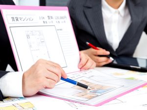 賃貸物件を契約する際、入居条件として火災保険への加入が必要であることが一般的だ。どうして火災保険の加入が必要なのだろうか