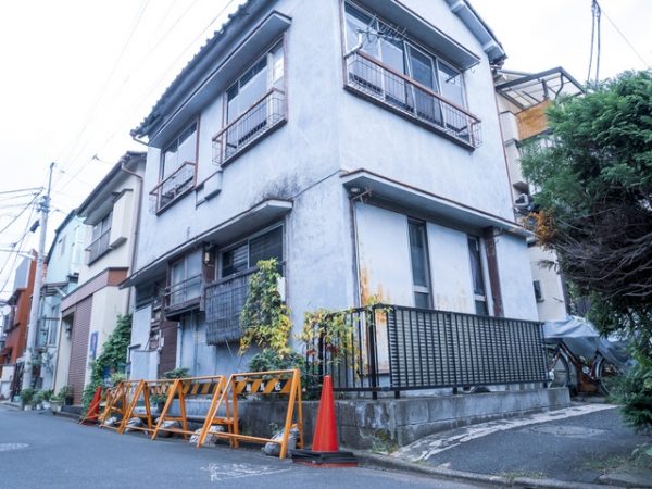 空き家は周辺に迷惑をかける前に対策を打つことが重要だ。空き家の所有者やこれから所有する予定の人でその活用方法が分からない場合は、ぜひ自治体に相談してほしい