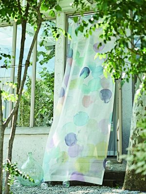 淡い柄のレース/画像提供：マナトレーディング株式会社