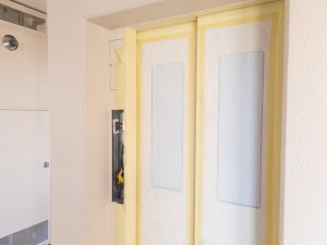 マンションの長期修繕計画は、外壁塗装や屋根のアスファルト防水、エレベーターなどそれぞれの予防保全の周期に合わせて計画されている