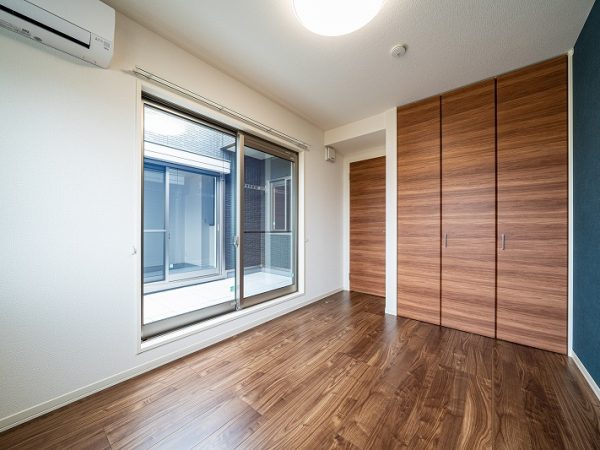 ゴルフシミュレーターのある部屋は12.3畳。たっぷりの広さがある。1階にはそれ以外に浴室、洗面所などが用意されている