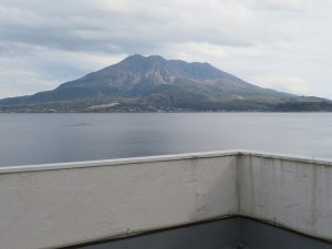 鹿児島市内のほとんどの場所から望める、この地のシンボル桜島。平成の大合併で鹿児島市となった