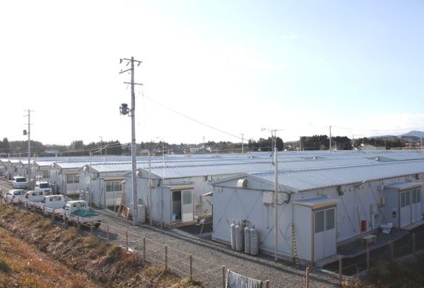 事前復興には、仮設住宅の建設予定地の検討なども含まれる。あらかじめ計画しておくことで、復興のスピードアップが期待される