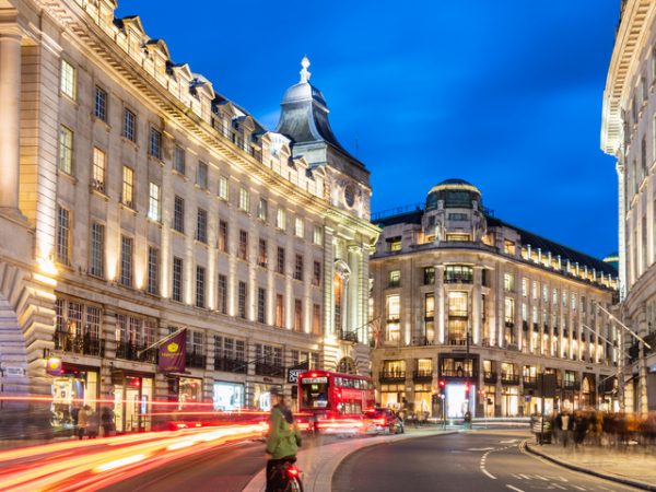 ロンドンの行政施設・商業施設などが集まるWEST END地域においては、売却ではイギリス資本が持つものが69％と過半を占める