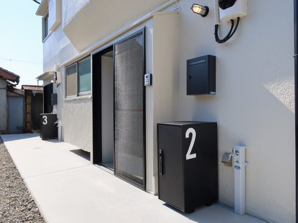 この写真がバズったというバイクを入れて撮影したもの。確かにどんな住まいかがよく分かる