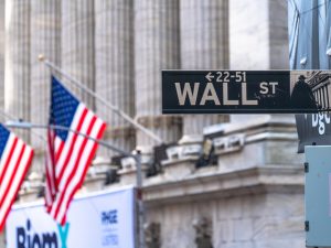 どの地域を選ぶのか？「国内」か「国外（海外）」や、海外であればさらに「先進国」「新興国」などさまざま