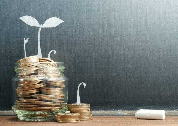 
基準価額に影響を与える「リスク要因」。「金利リスク」「為替リスク」「信用リスク」「価格変動リスク」「インフレリスク」「地政学リスク」「気候変動リスク」などがある