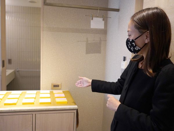 「SUIKEI ART FAIR OSAKA」のHotel Noum OSAKAでの展示風景。写真提供：YOMAFIG.