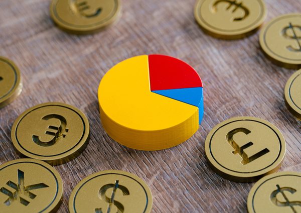 定期的にチェックして、資産全体のバランスの調整（リバランス）が必要になっていないか確認しよう