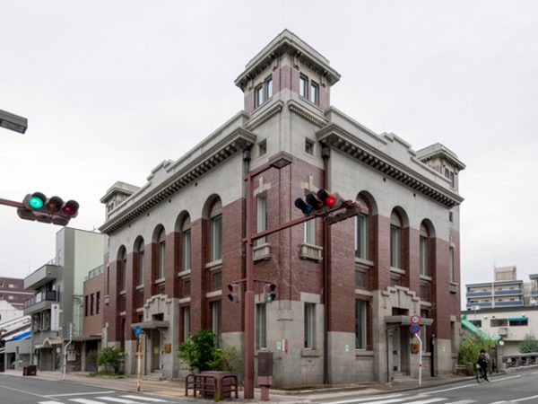 第一国立銀行の金融機関コードは0001。後に第一勧業銀行、みずほ銀行が承継している。第一国立銀行は明治29（1896）年に改組し、一般銀行の第一銀行になる。その後、第二次対戦中の国策により三井銀行と合併して帝国銀行となり、バブル崩壊の嵐を経て現在のみずほ銀行となった