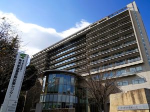 東京都板橋区にある東京都健康長寿医療センターは渋沢栄一が創り上げた養育院の後継機関。困窮者、病気の者、孤児、老人、障がい者などの救済を目的にした施設で、病院、乳児院、孤児院、養老院の機能を併せ持っていた