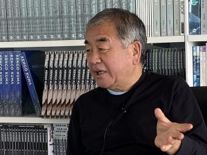 隈研吾氏（写真：宮沢洋　※以下、記事内掲載写真も同）