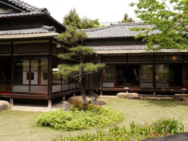 輸出陶磁器商として財を成した井元為三郎の豪華な邸宅だった橦木館。写真は洋館部分の外観。なお、井元為三郎は、いまも残る名古屋陶磁器会館の建設にも尽力した