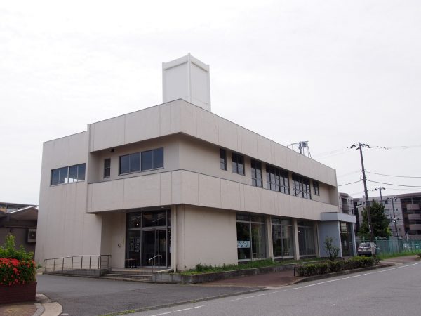 日本総合住生活株式会社 事業計画課の石垣曜子氏（右）と菅谷和真氏（左）。写真のように「Join Spot 袖ヶ浦」内は「庭」を連想させる緑が多い