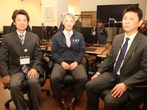 ICTパークの立ち上げに携わった野澤和広さん（右）、担当する村上雅徳さん（左）。中央は現場で運営するDMOの葛西太郎さん