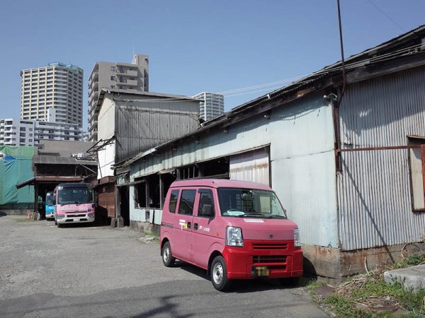 鋳物工場の跡とマンション
