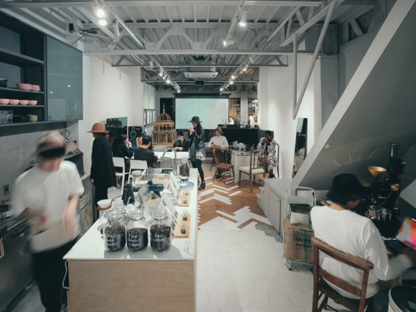 「ゆき農園コーヒー」は常時オープン。日常的にふらりと立ち寄り、家や暮らしの相談ができる。写真提供：9株式会社