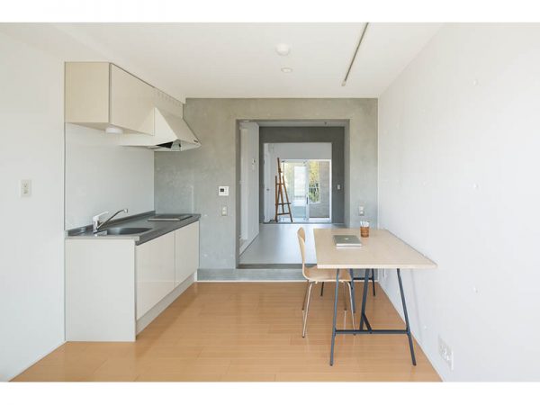 「LIVINGROOM」
笹の倉舎 / 笹倉洋平　Sasakura Yohei
https://sasanokurasha.com/