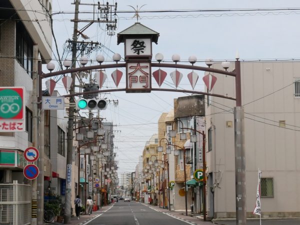 名古屋最古の映画館「中村映劇」やディープな大門横丁などレトロな面影を残す新大門商店街