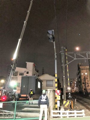 「エミキューブ」でユニットハウスを導入するにあたり、約3坪のユニットハウスを試験的に購入し、居心地を確認してみるという試用期間を設けたという。写真はそのときに用いられたユニットハウスで、西武プロパティーズの本社がある高層ビル「ダイヤゲート池袋」の地上1階、エントランス付近に設置されていた（写真提供：西武プロパティーズ）

