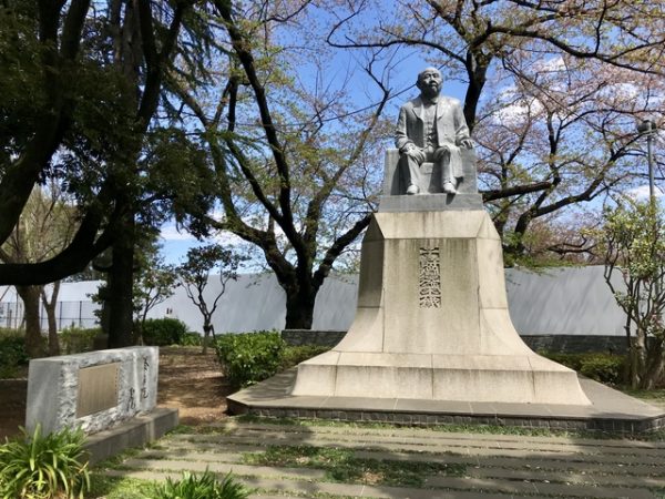 東京都板橋区にある東京都健康長寿医療センターは渋沢栄一が創り上げた養育院の後継機関。困窮者、病気の者、孤児、老人、障がい者などの救済を目的にした施設で、病院、乳児院、孤児院、養老院の機能を併せ持っていた