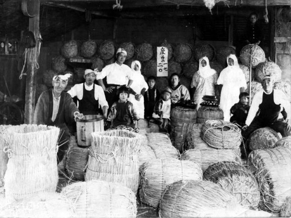 テイクアウトメニューが充実した、カフェとして使われている、築70年以上の納屋