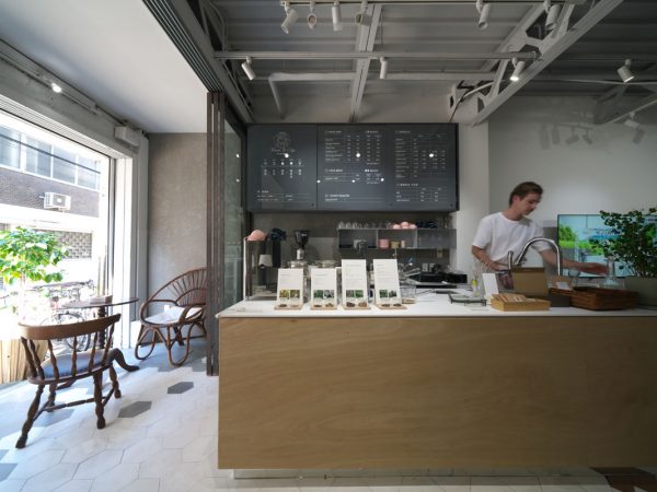 靭公園から徒歩6分程度の場所にある、「ReHOPE（リホープ） 大阪靭公園」。写真提供：9株式会社