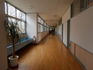 現在は小学校のまま、使える部分を利用しているが、今後の変貌が楽しみだ