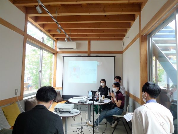 『DIYの基本の考え方講座！』の様子。左から西山芽衣氏、河野直氏、塚崎りさ子氏</BR>※トークイベントは現地参加とオンライン参加のハイブリッドで開催された

