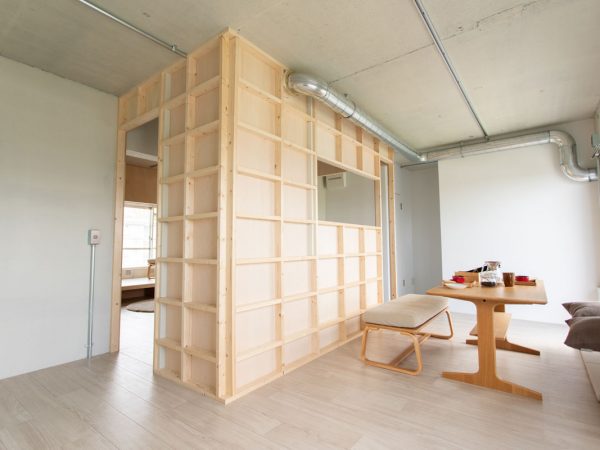 「ヨコ ニコイチ」の口の字型間取り。部屋をぐるりと回遊できる