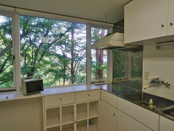 ▲「黒川が1997年に一度手を加えましたが、カプセル部分はほぼ1973年の竣工当時のままの姿で残っています。クラウドファンディングの支援者の方を対象に事前内覧会を行ったところ、“コアの部分とカプセルが差し込まれている部分の切り替えがわかりやすくておもしろい”といった感想をいただきました」