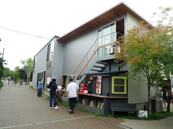 『NO　BIG　DEAL!！　DIYのある暮らし』（主催はボーナストラックと、ボーナストラックのテナントであるomusubi不動産）。DIYをテーマにトークセッションのほか、DIYを体験できるワークショップ、建築・不動産・インテリアを軸にしたブックマーケットなどが開催された

