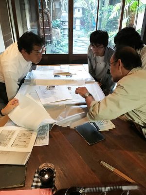 所蔵品の調査は、現在も続いている　提供：長江家住宅