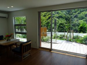 開放感あふれるリビングからの景色