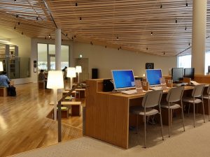 パソコンが利用できる一画も作られていた