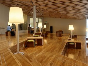 2階のアクティブラーニングのスペース。さまざまな場所を好きなように使えるように配慮されている