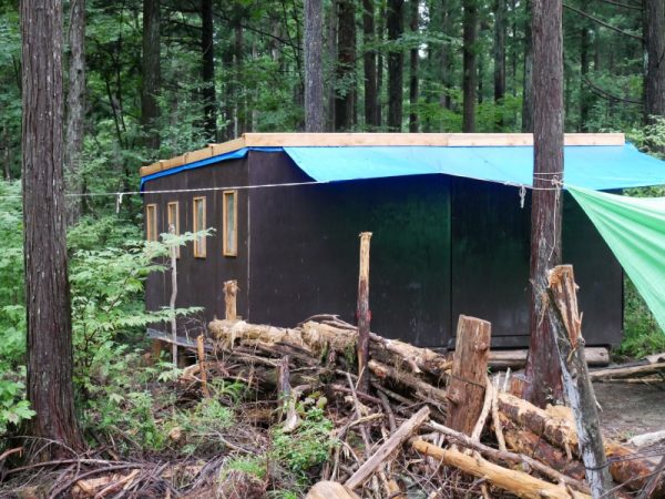 2020年11月にオープンした第１期のレンタル区画。柵や玄関口は利用者が自分で作ったもの