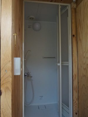 1階にシャワーブースを5ヶ所加えることで、住人の利便性を向上