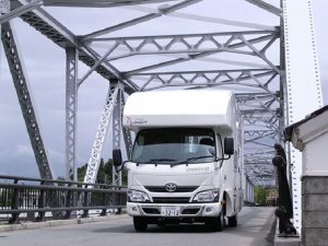 国産モデルのため、日本の道路を走行しやすいサイズ感で設計されている（ウレシカ提供）