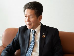 <b>井上 二郎：</b>パナソニック ホームズ 株式会社 代表取締役社長。1981年松下電器産業株式会社（現パナソニック株式会社）入社。2014年パナソニック エコシステムズ株式会社 執行役員。2018年パナソニック ホームズ株式会社 常務執行役員を経て、2019年現職