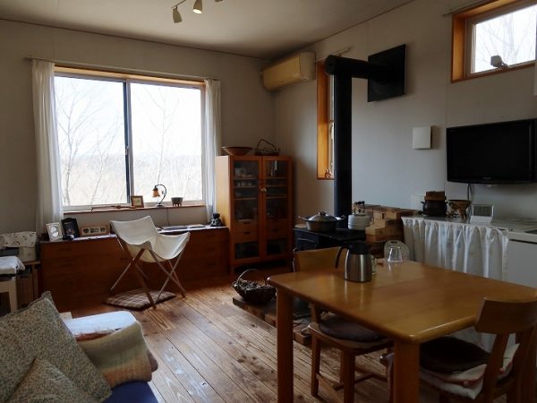 完成直後の室内写真。写真の奥に見えているのがエンガワドマ　撮影/新澤一平