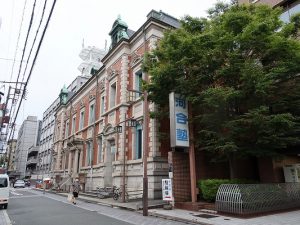 こうした建造物があったため、道路の拡幅ができず、それが理由で四条通がメインストリートとなっていったという。だが、その結果、まちの財産として幾多の建物が残ったわけで、何がプラスになるかは分からないものである