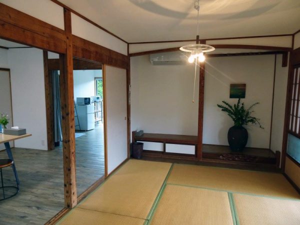 風ぬける川辺の宿