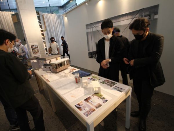 宮城島崇人氏の展示エリア（写真：宮沢洋）