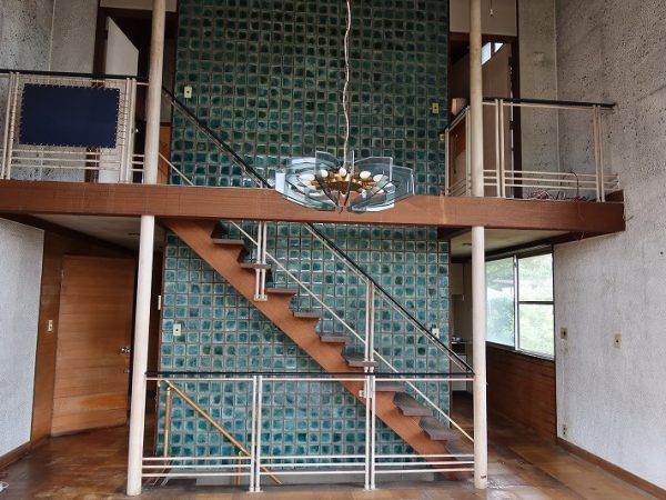 南武線津田山駅から坂を上った高台に住宅はあった